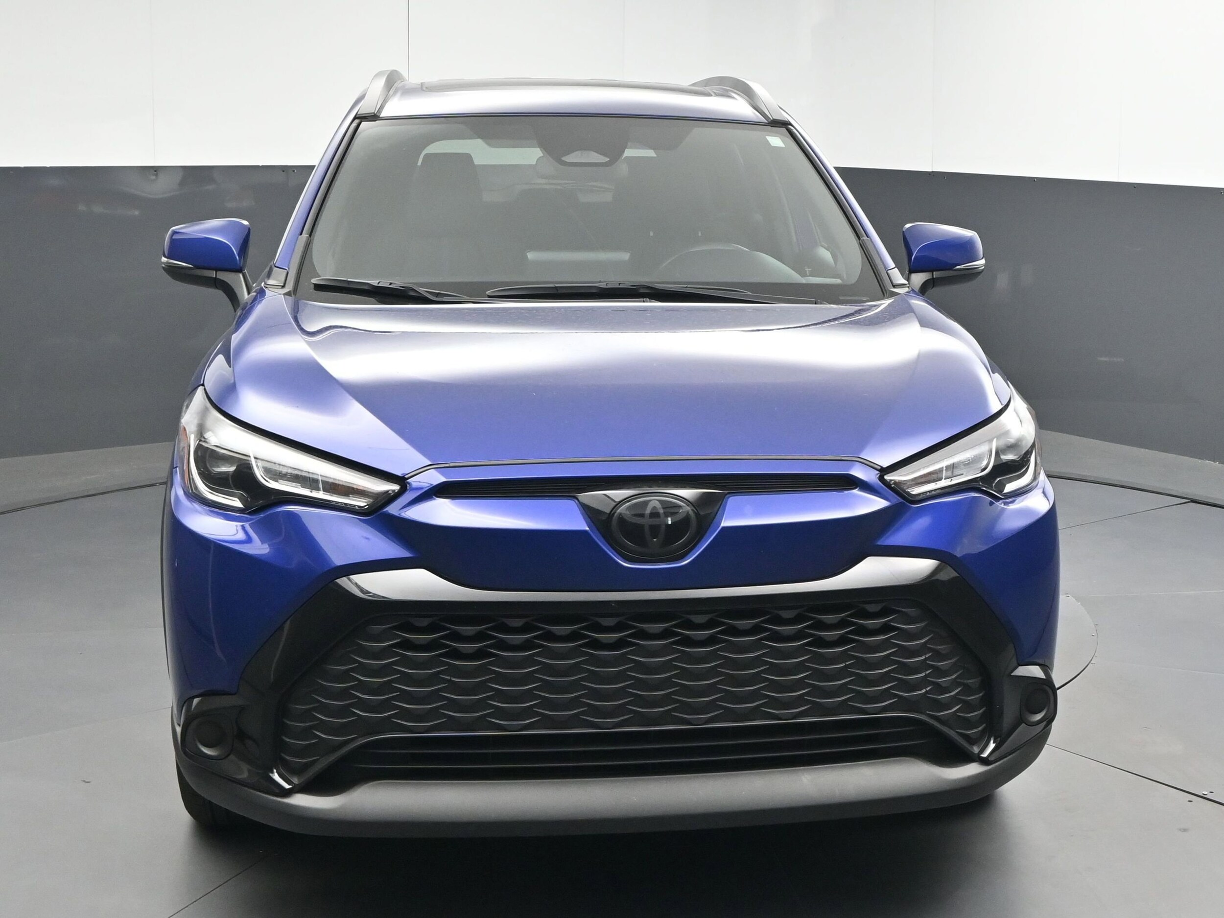 2024 Toyota Corolla Cross Hybrid SE photo 2