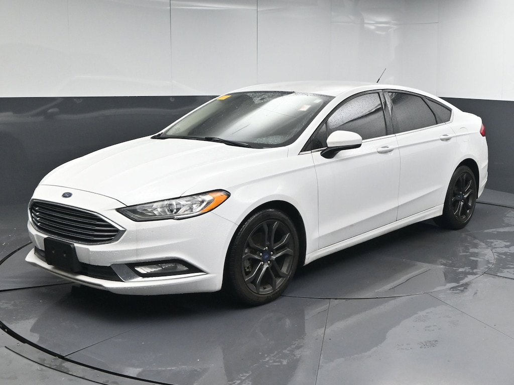 Used 2018 Ford Fusion SE Sedan