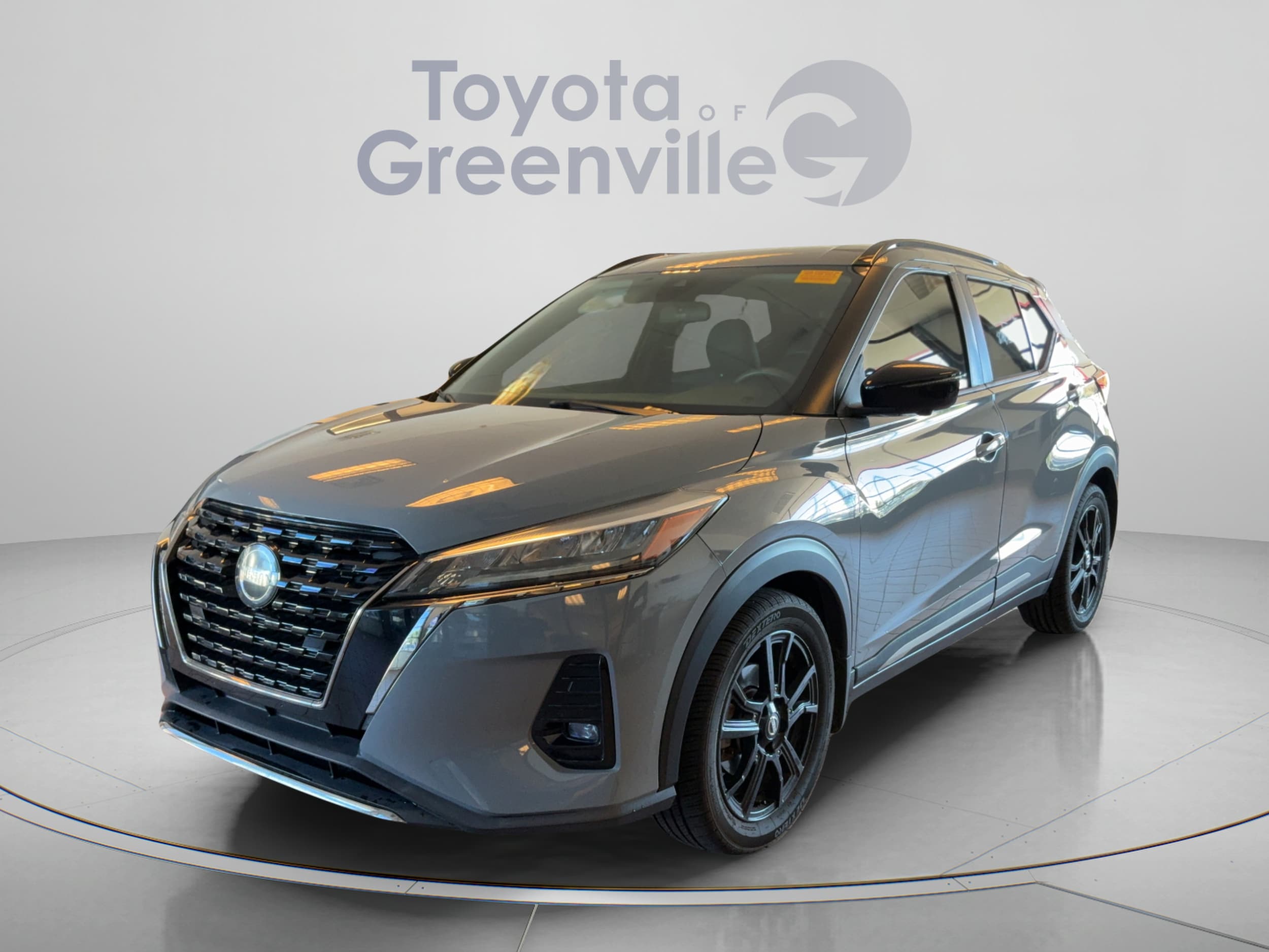 2021 Nissan Kicks SR
