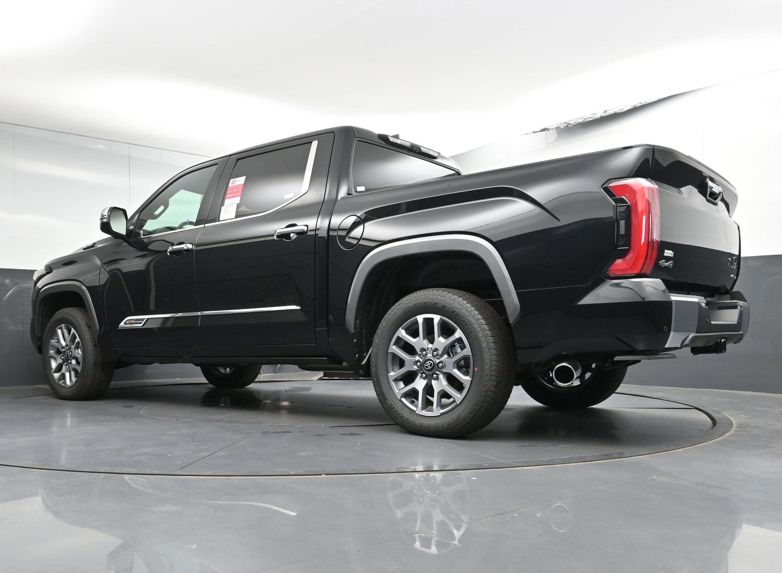 2025 Toyota Tundra 1794 Edition - Photo 24