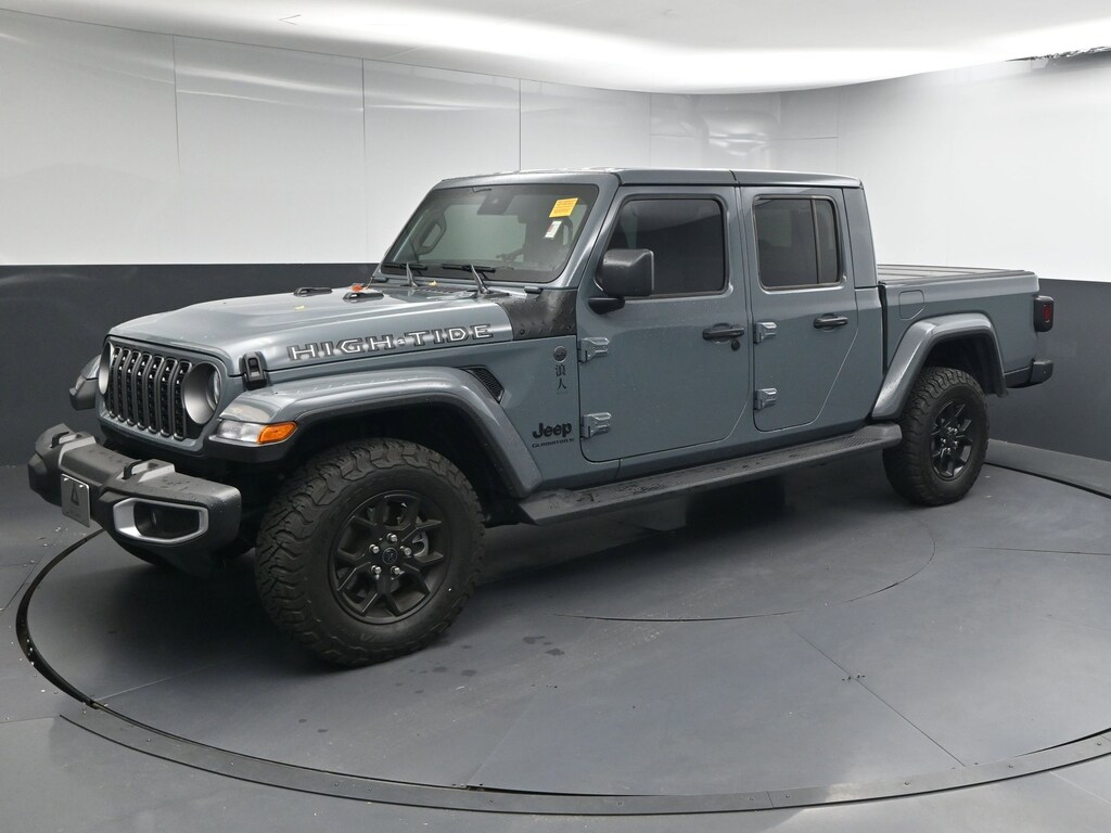 Used 2025 Jeep Gladiator Sport Truck Crew Cab