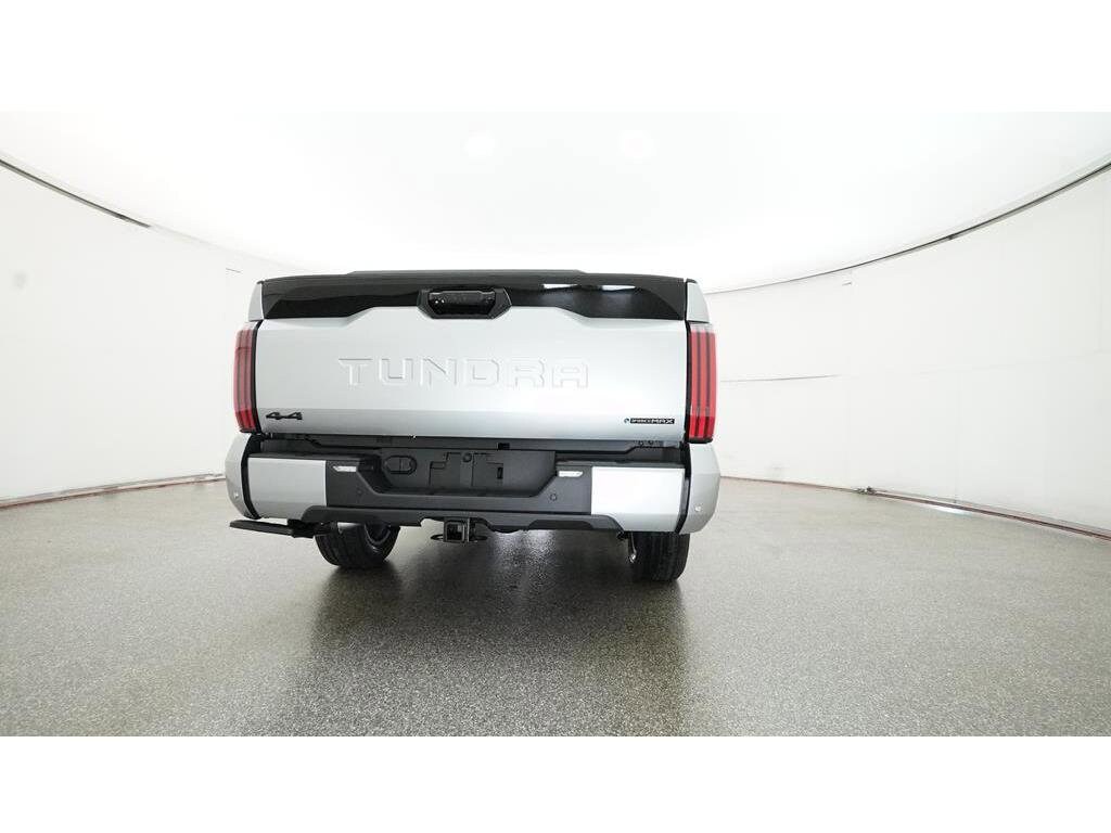 2025 Toyota Tundra Platinum - Photo 23