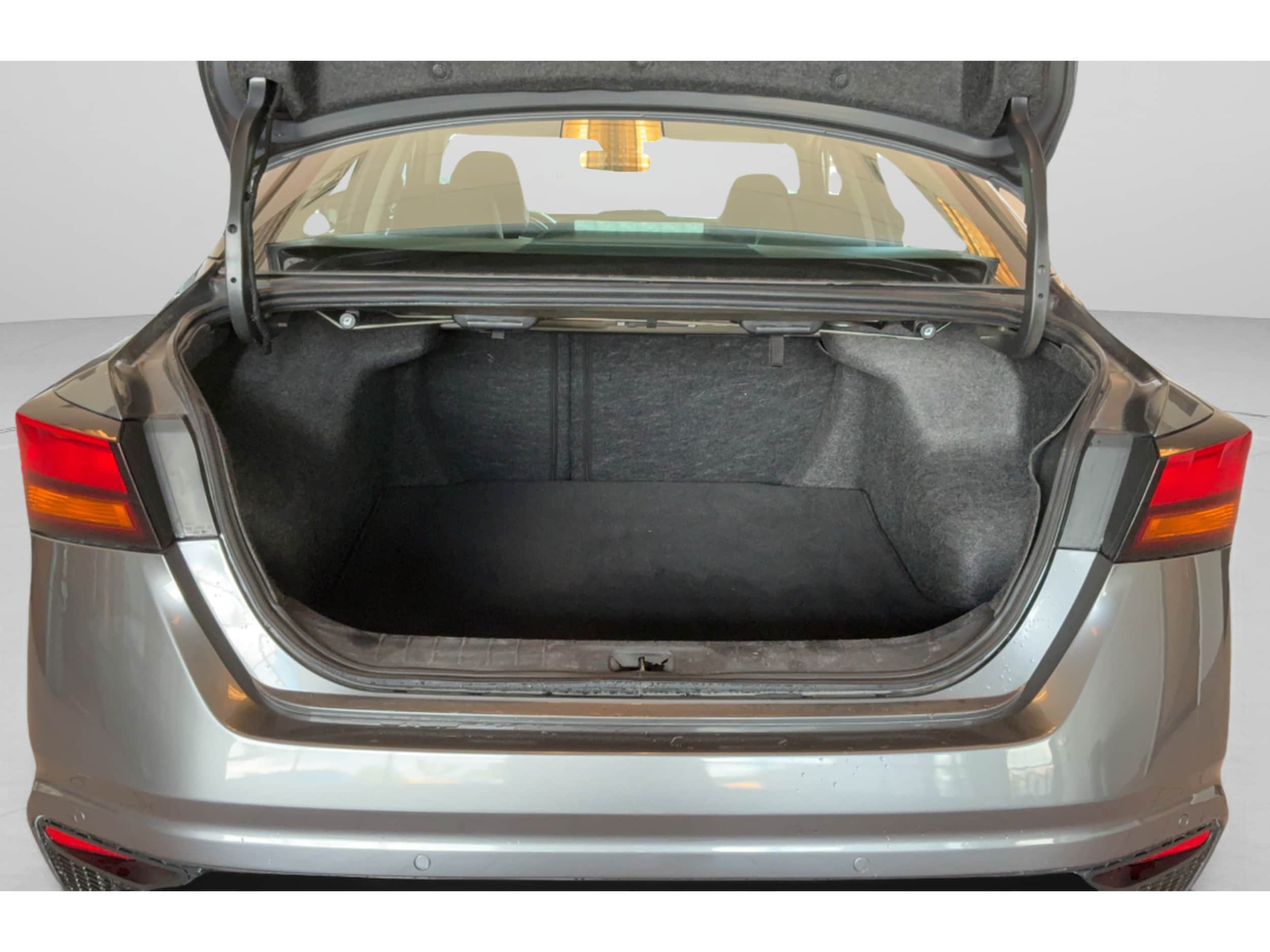 2024 Nissan Altima SR - Photo 32