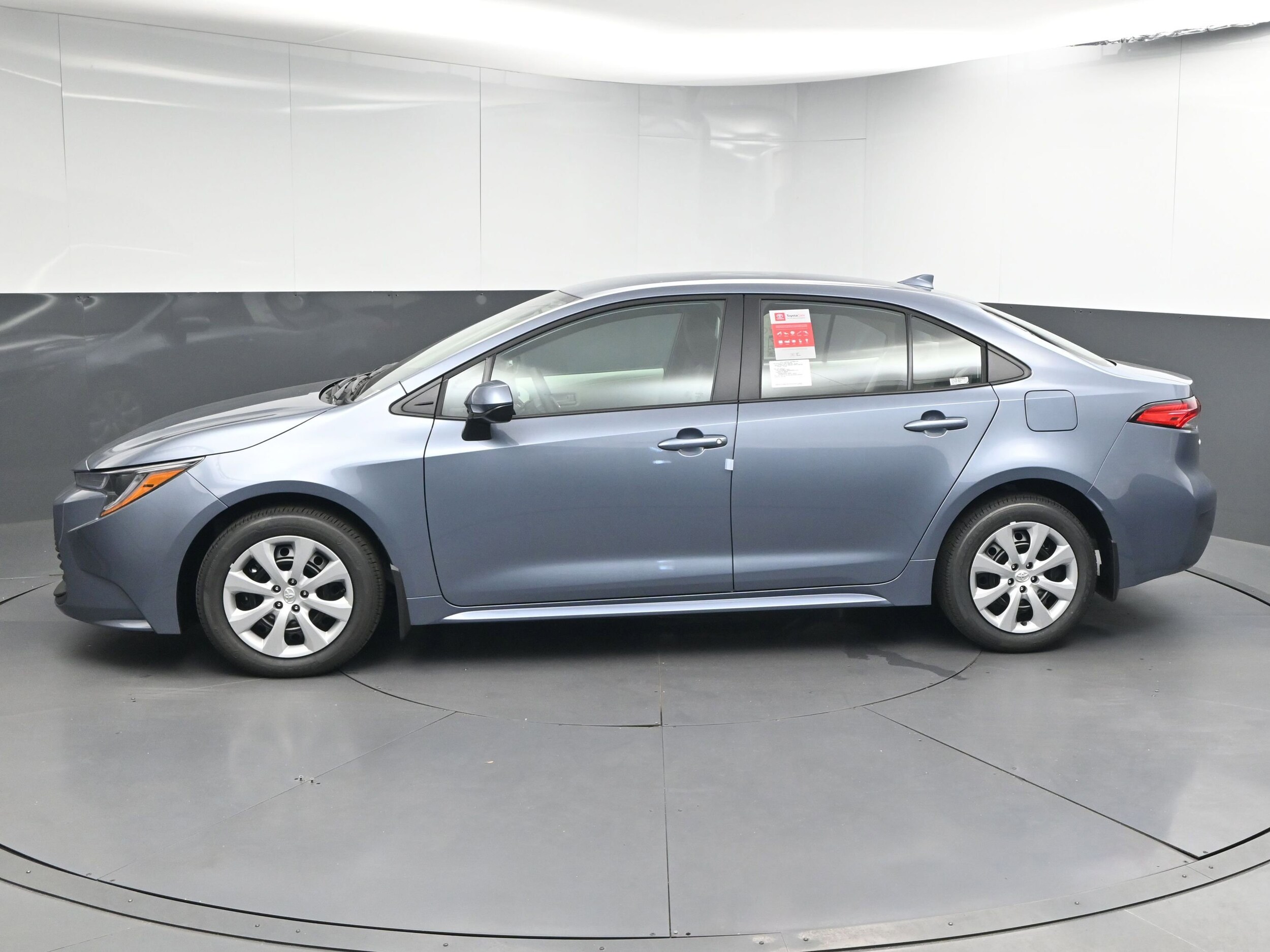 2026 Toyota Corolla LE photo 4