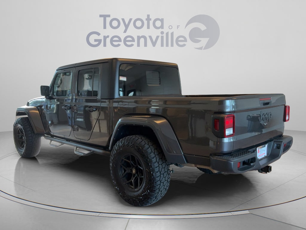 Used 2022 Jeep Gladiator Sport Truck Crew Cab