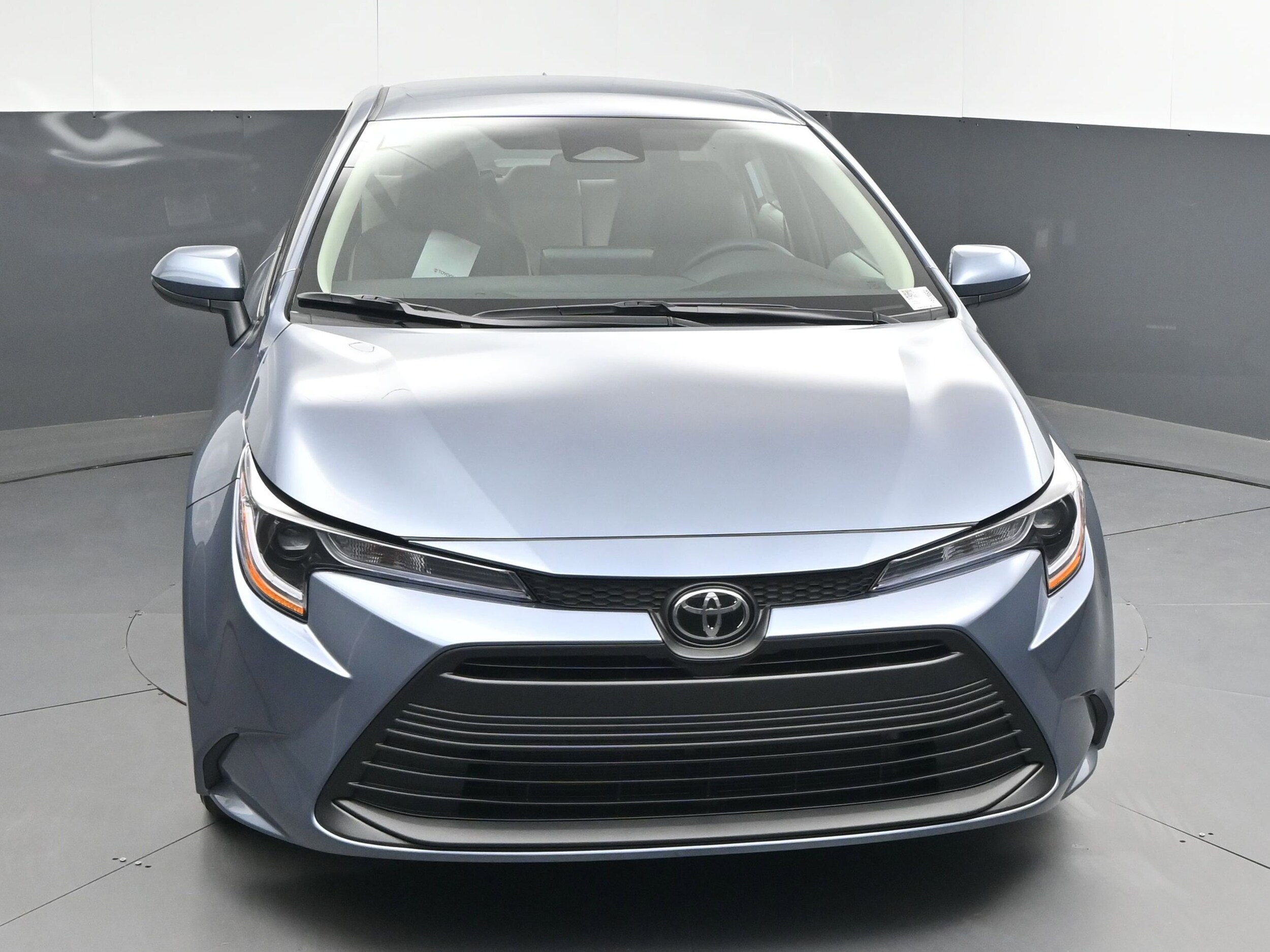 2026 Toyota Corolla LE photo 2
