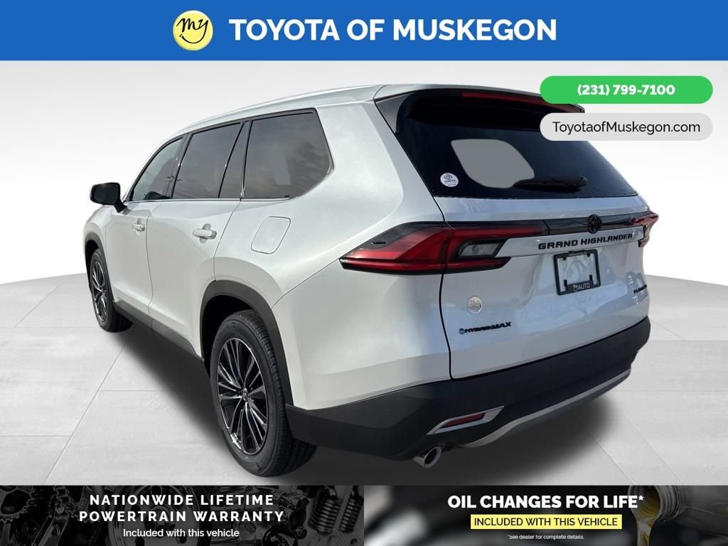 2026 Toyota Highlander Hybrid Platinum photo 4