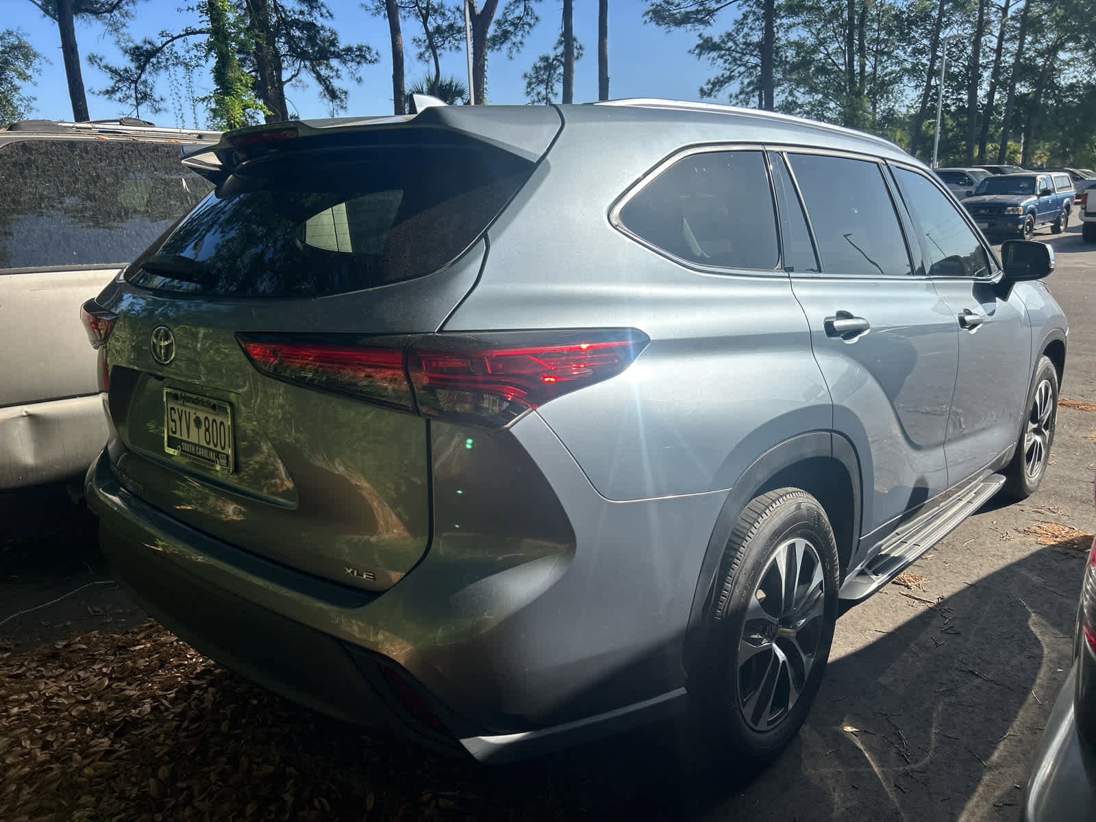 2021 Toyota Highlander XLE photo 5