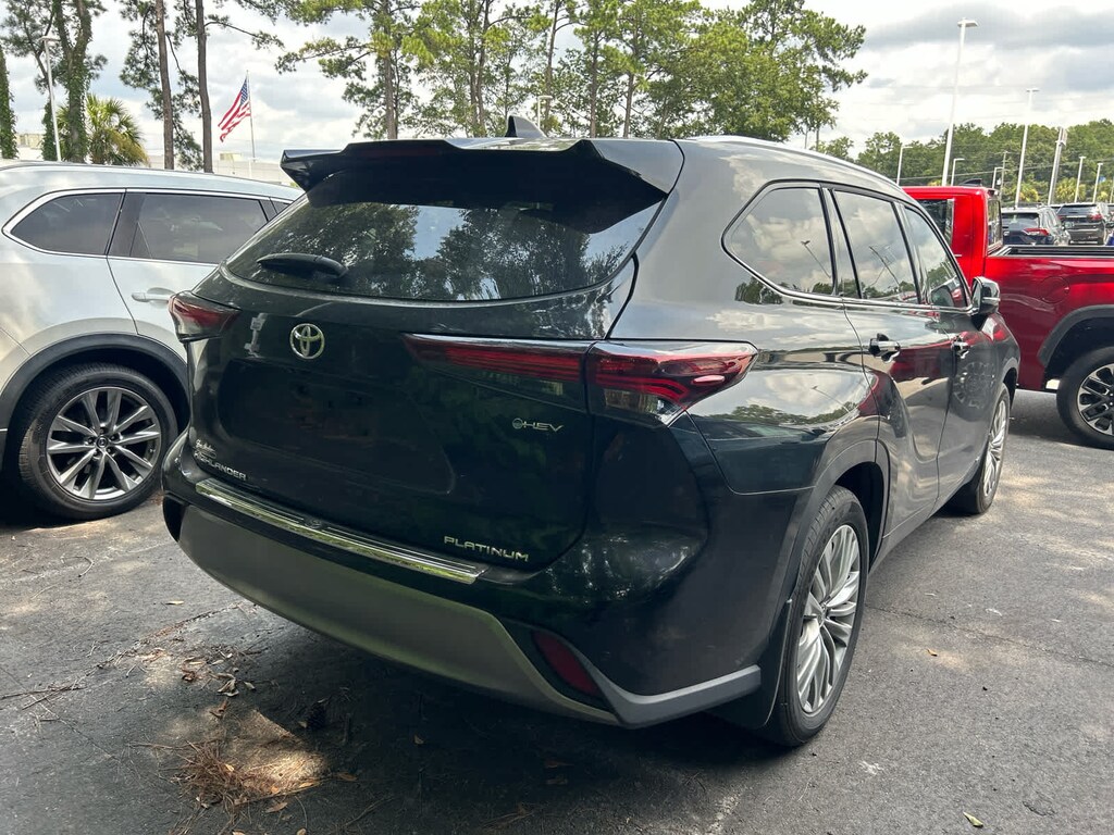 Certified 2025 Toyota Highlander Hybrid Platinum SUV