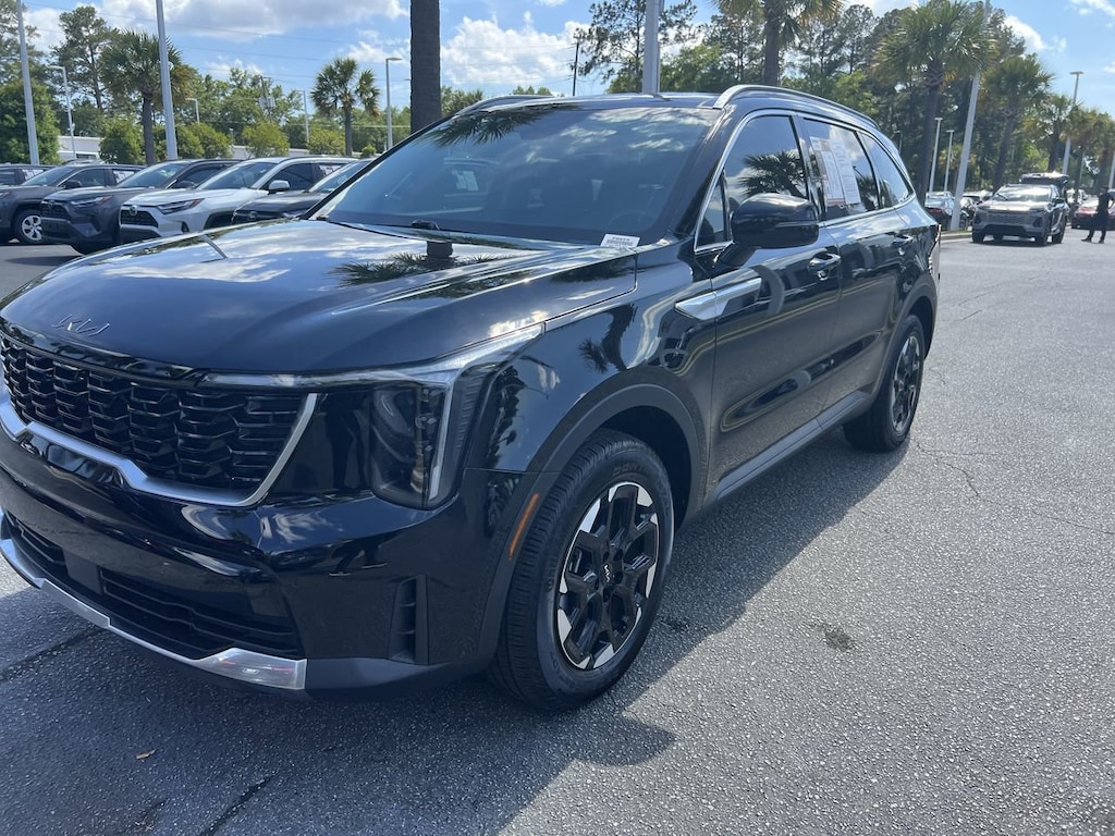 Used 2025 Kia Sorento S SUV