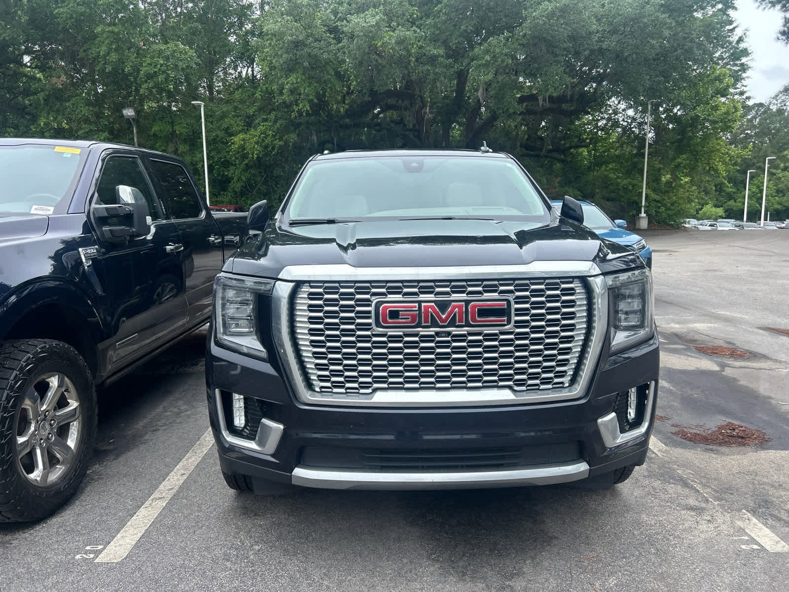 2021 GMC Yukon Denali photo 6
