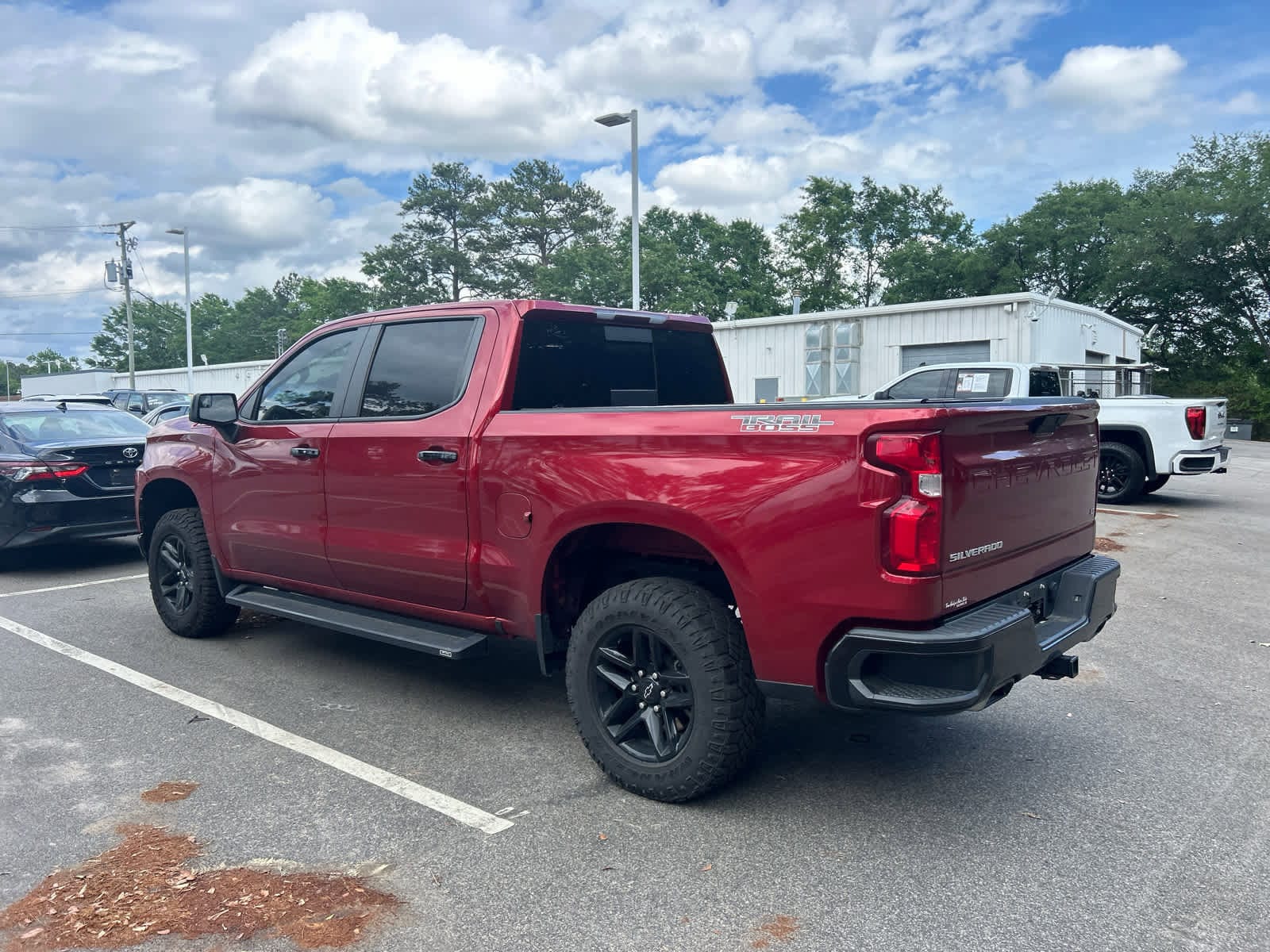 2021 Chevrolet Silverado 1500 LT Trail Boss photo 2
