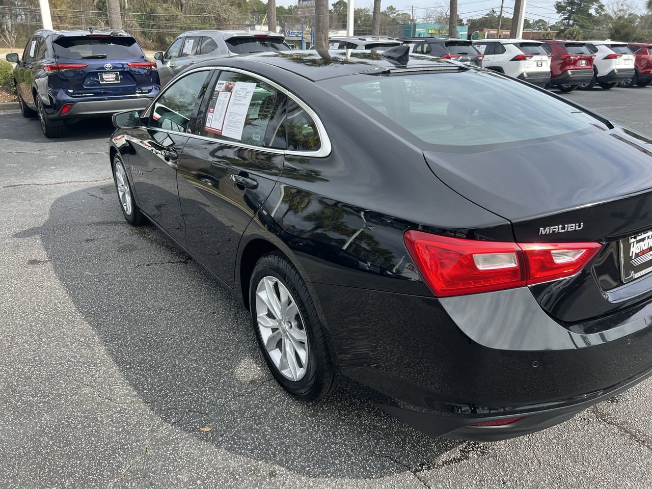 2024 Chevrolet Malibu LT photo 3