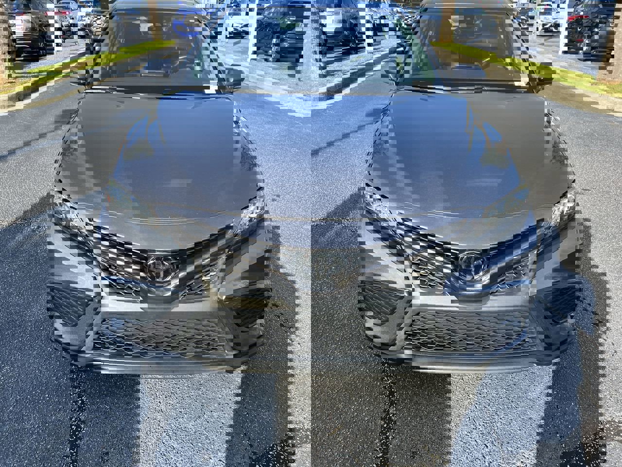 2022 Toyota Camry SE photo 2