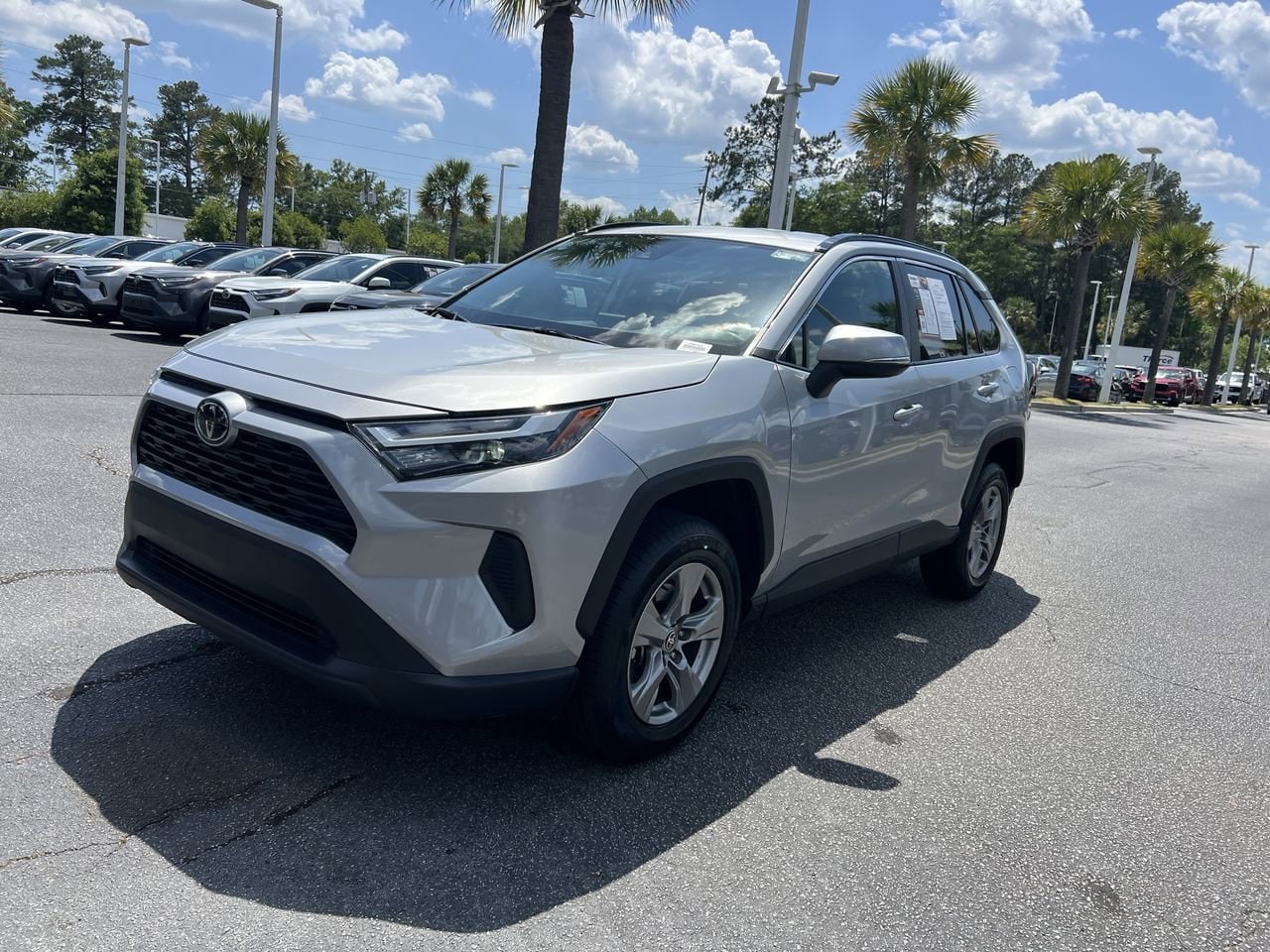 2024 Toyota RAV4 XLE photo 4