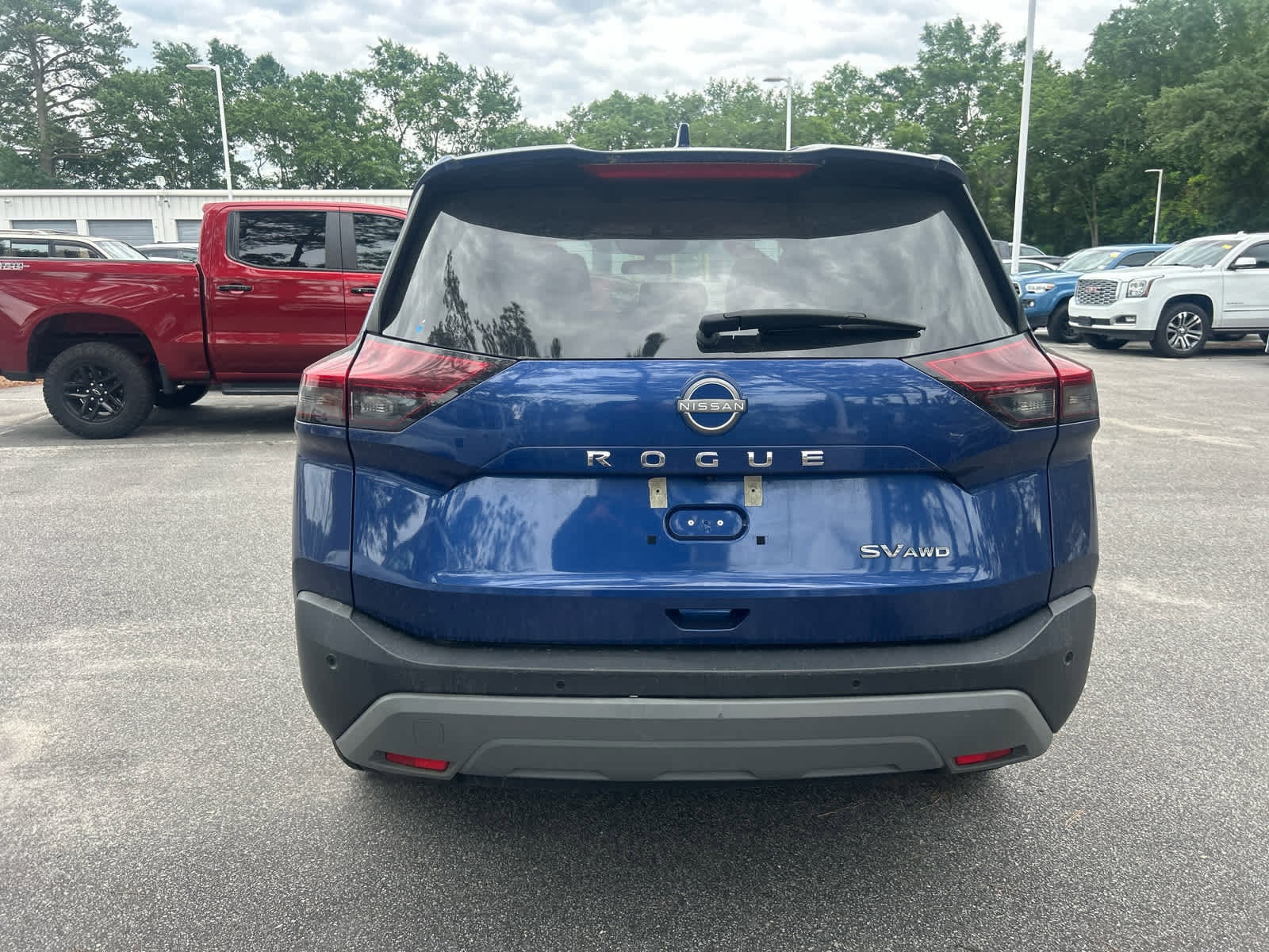 2023 Nissan Rogue SV photo 3