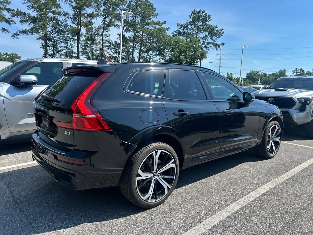 Used 2022 Volvo XC60 R-Design SUV