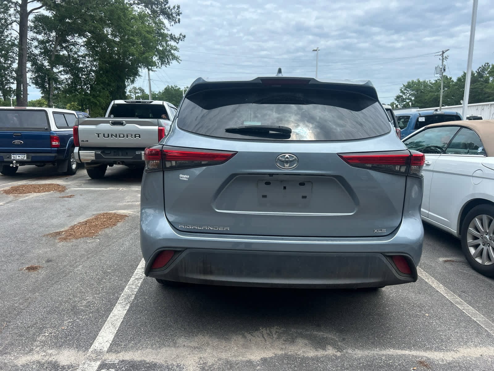 2023 Toyota Highlander XLE photo 3