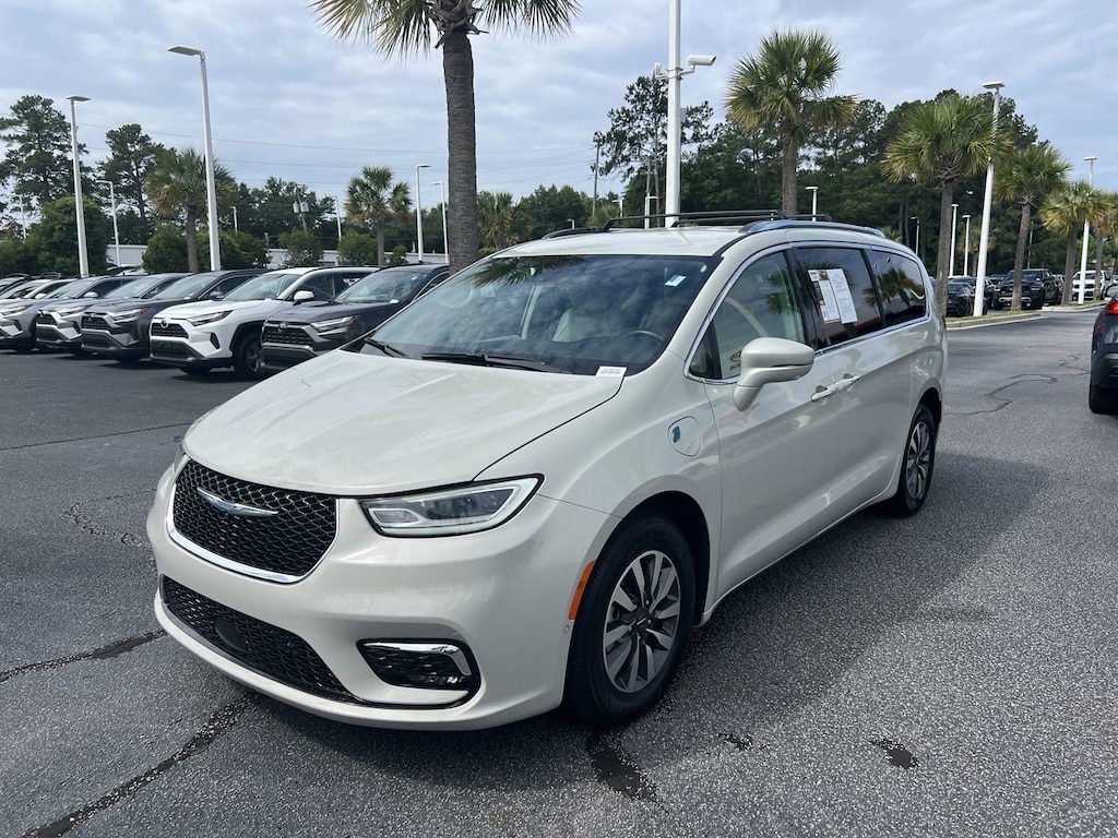 Used 2021 Chrysler Pacifica Hybrid Touring L Minivan