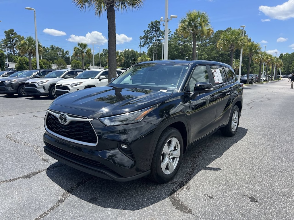Certified 2025 Toyota Highlander LE SUV