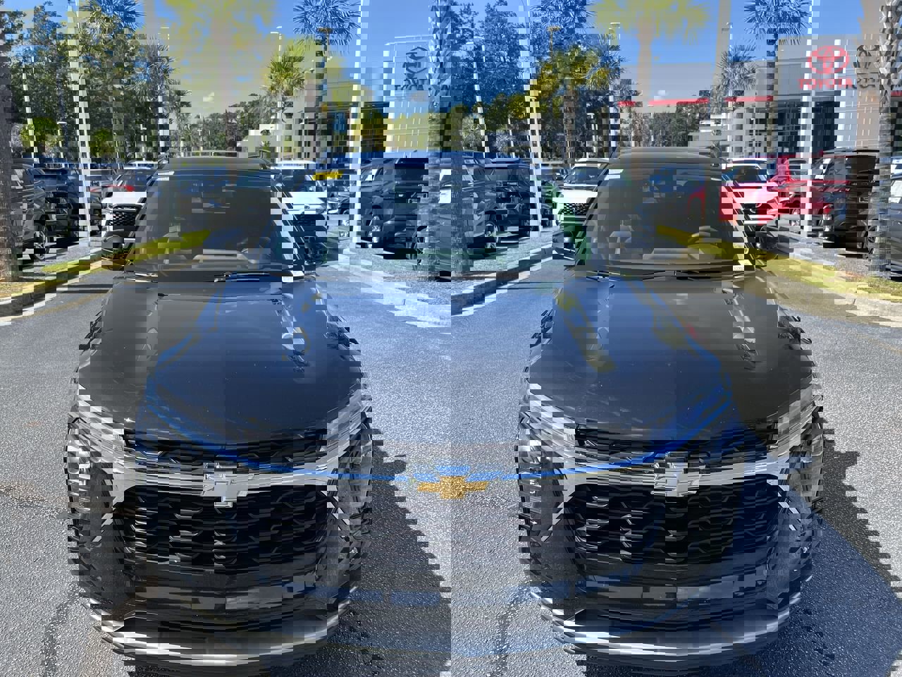 2024 Chevrolet Trax LT photo 2