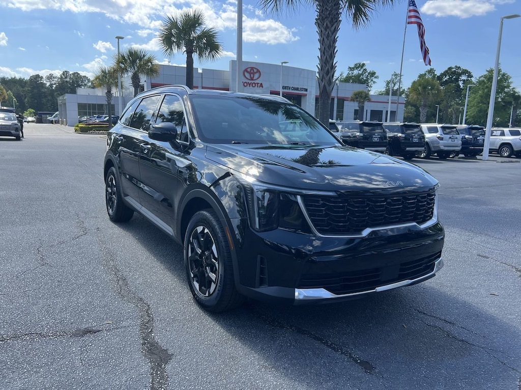 Used 2025 Kia Sorento S SUV