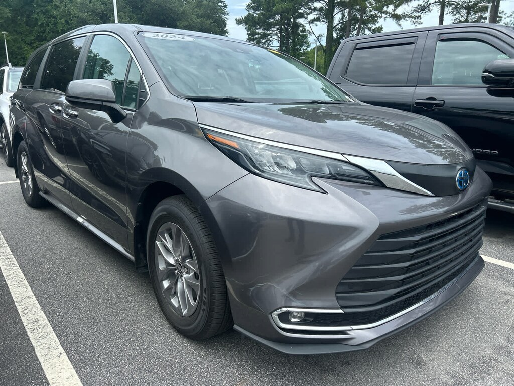 Certified 2024 Toyota Sienna XLE Minivan