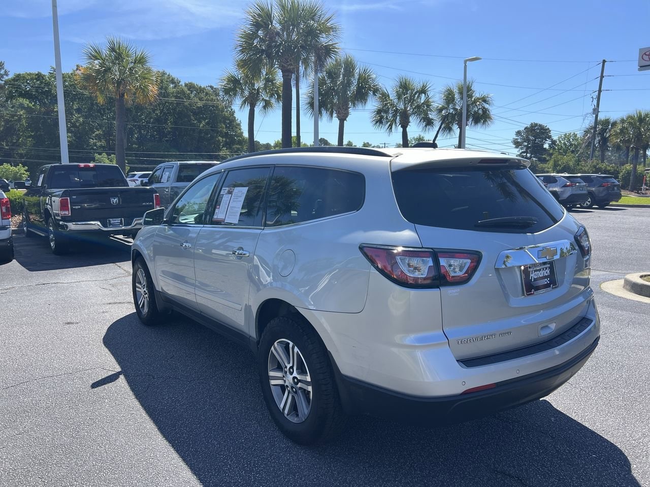2017 Chevrolet Traverse LT photo 3