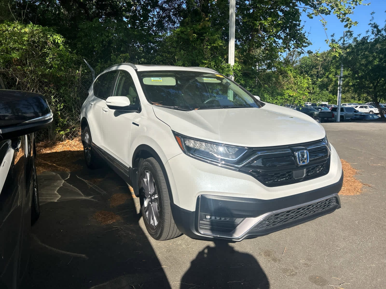 2022 Honda CR-V Hybrid Touring photo 3