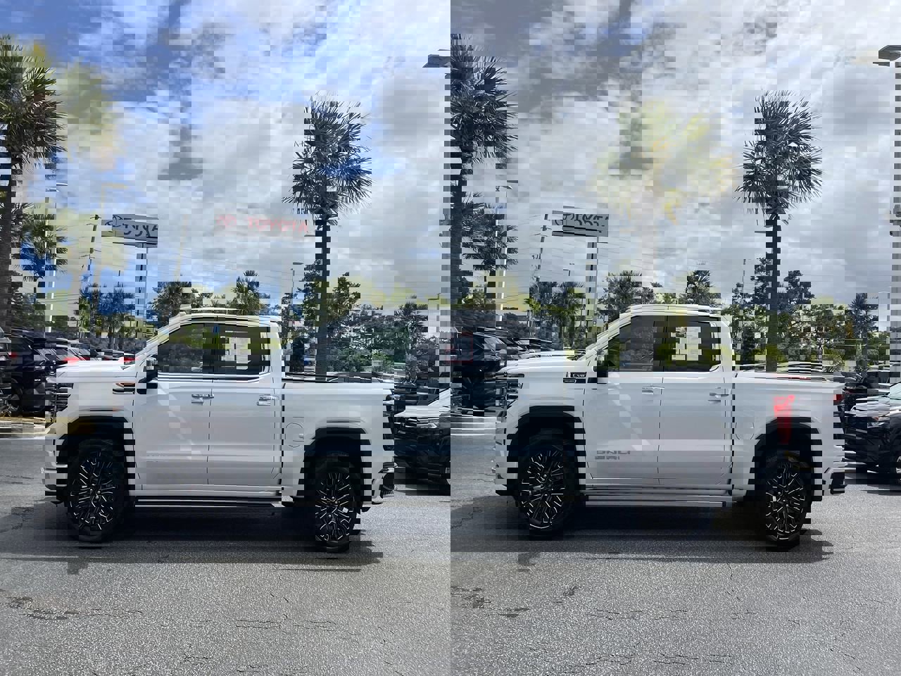 2024 GMC Sierra 1500 Denali photo 5