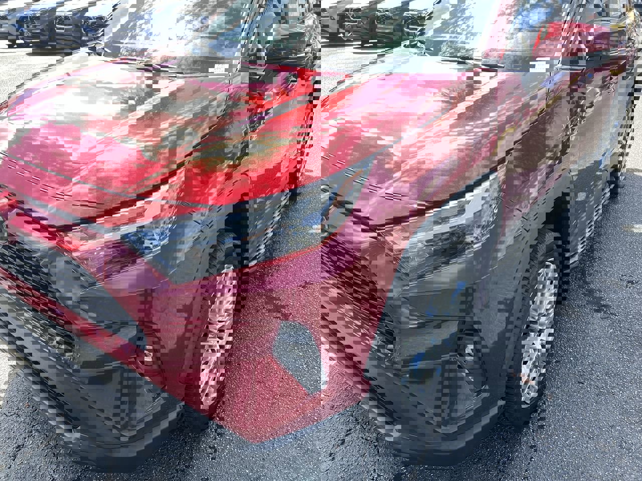 2022 Toyota RAV4 XLE Premium photo 3