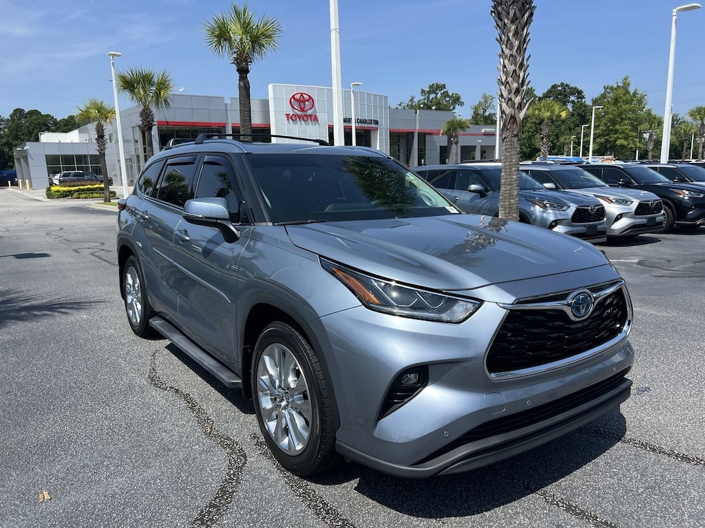 Used 2023 Toyota Highlander Hybrid Limited SUV