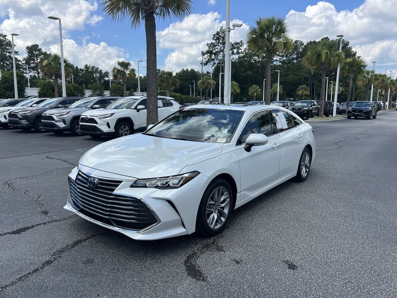 Toyota Avalon Hybrid XLE