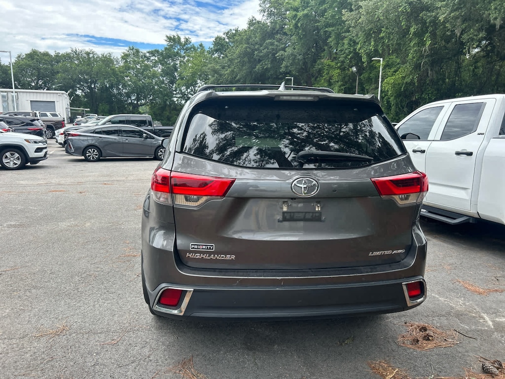 Used 2017 Toyota Highlander Limited Platinum SUV