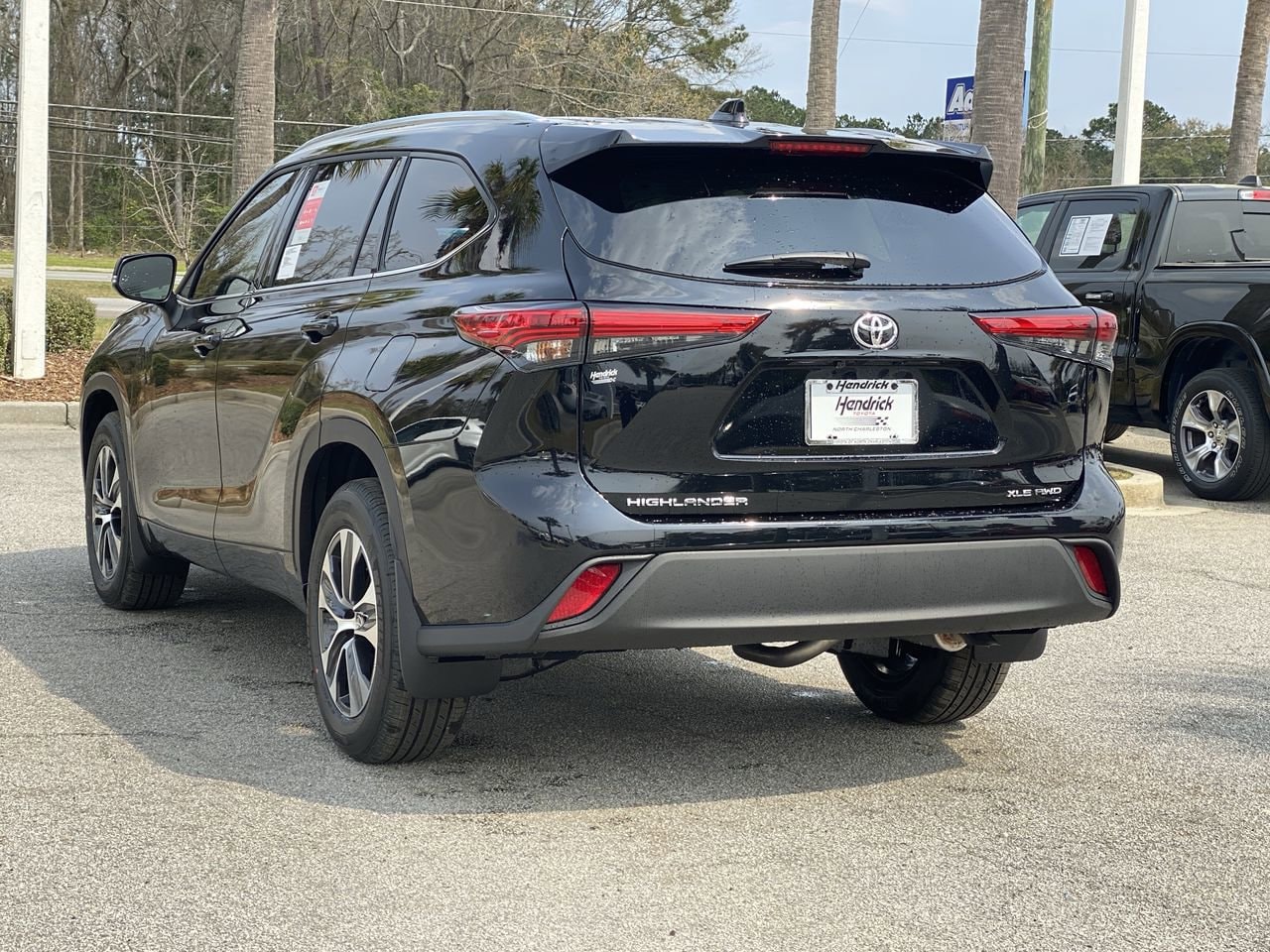 2021 Toyota Highlander XLE photo 5