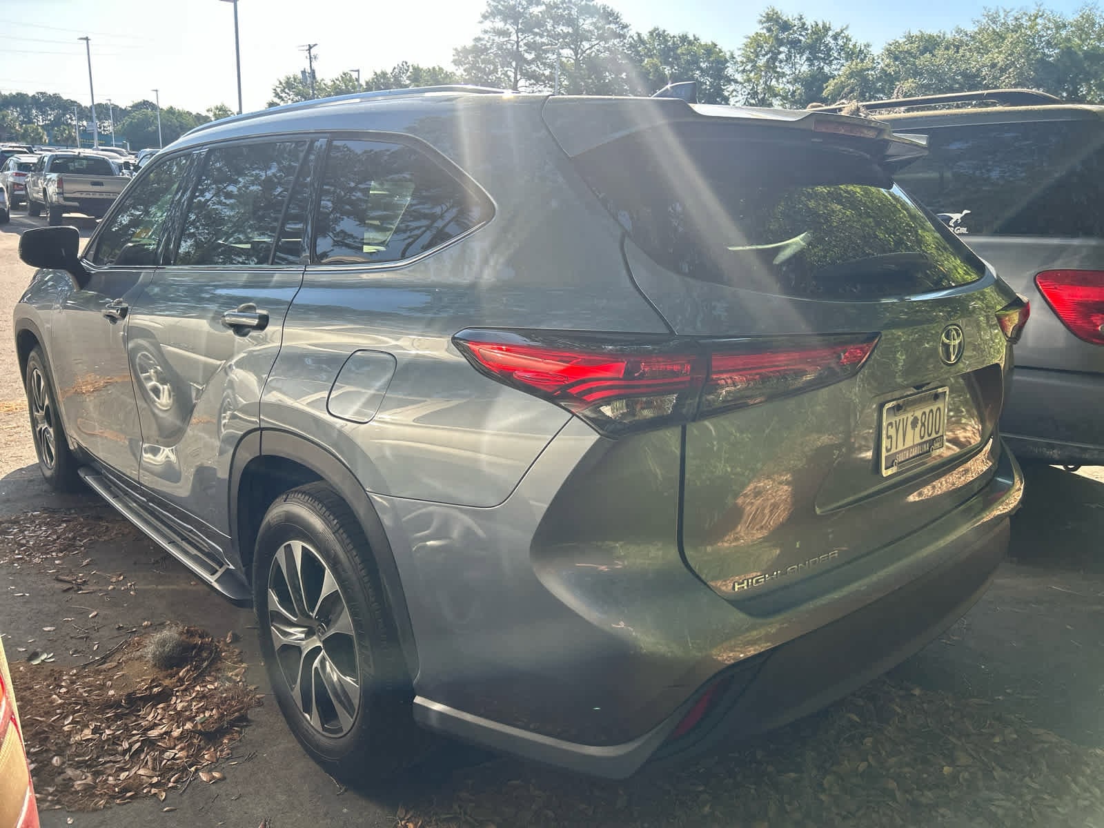 2021 Toyota Highlander XLE photo 6