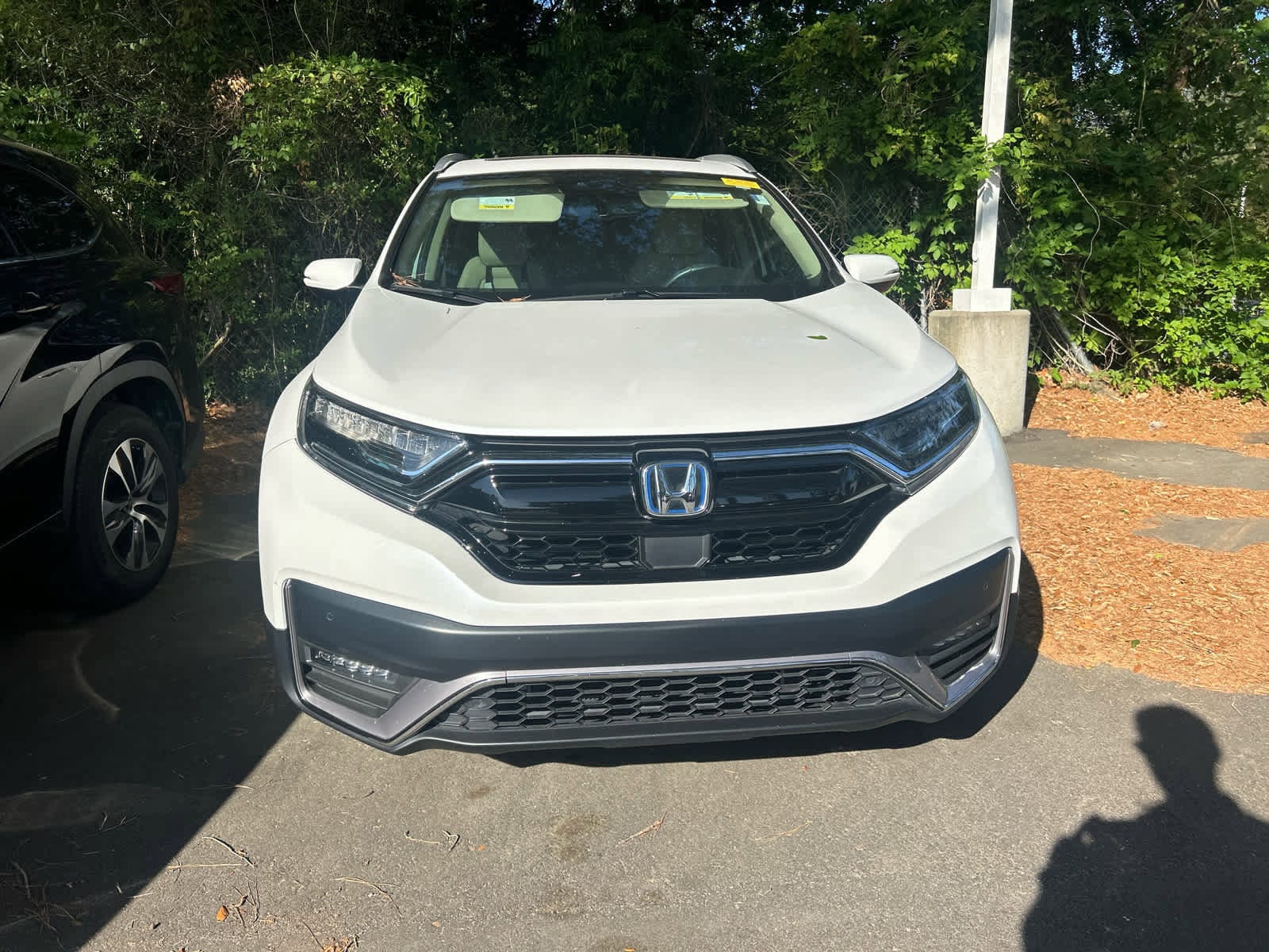 2022 Honda CR-V Hybrid Touring photo 2