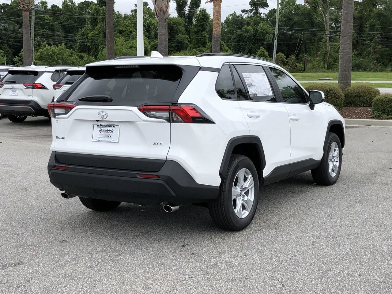 2020 Toyota RAV4 XLE photo 4