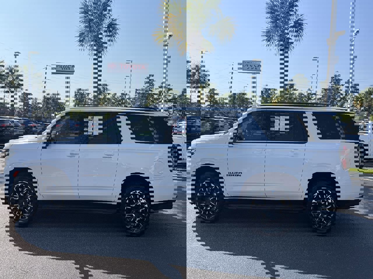 2021 Chevrolet Suburban RST photo 5