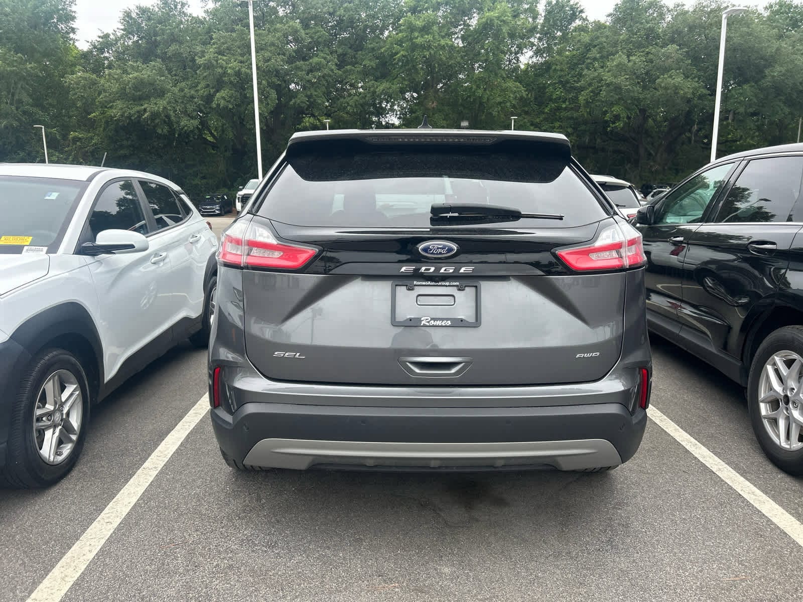 2023 Ford Edge SEL photo 2