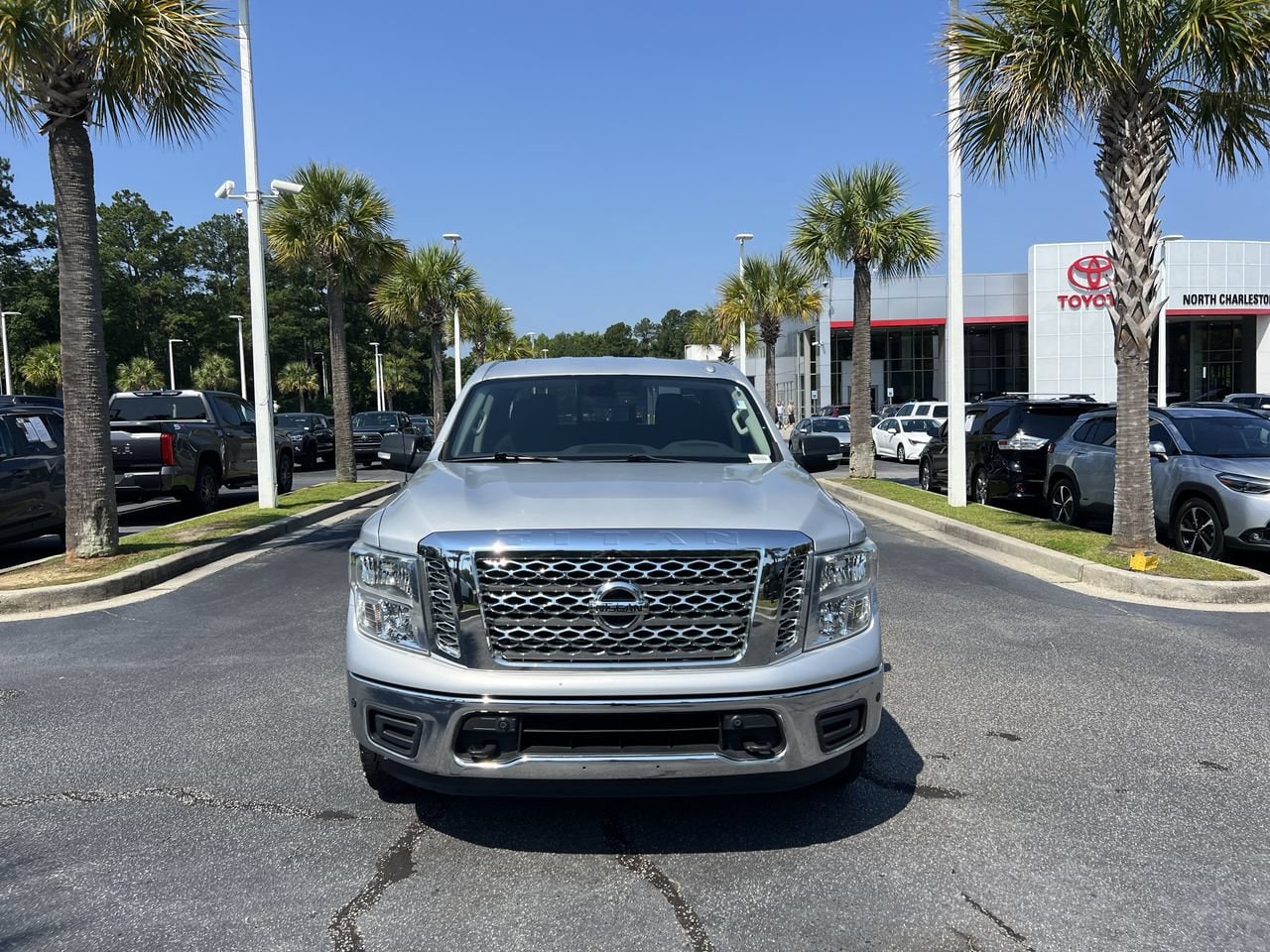 Nissan Titan SV