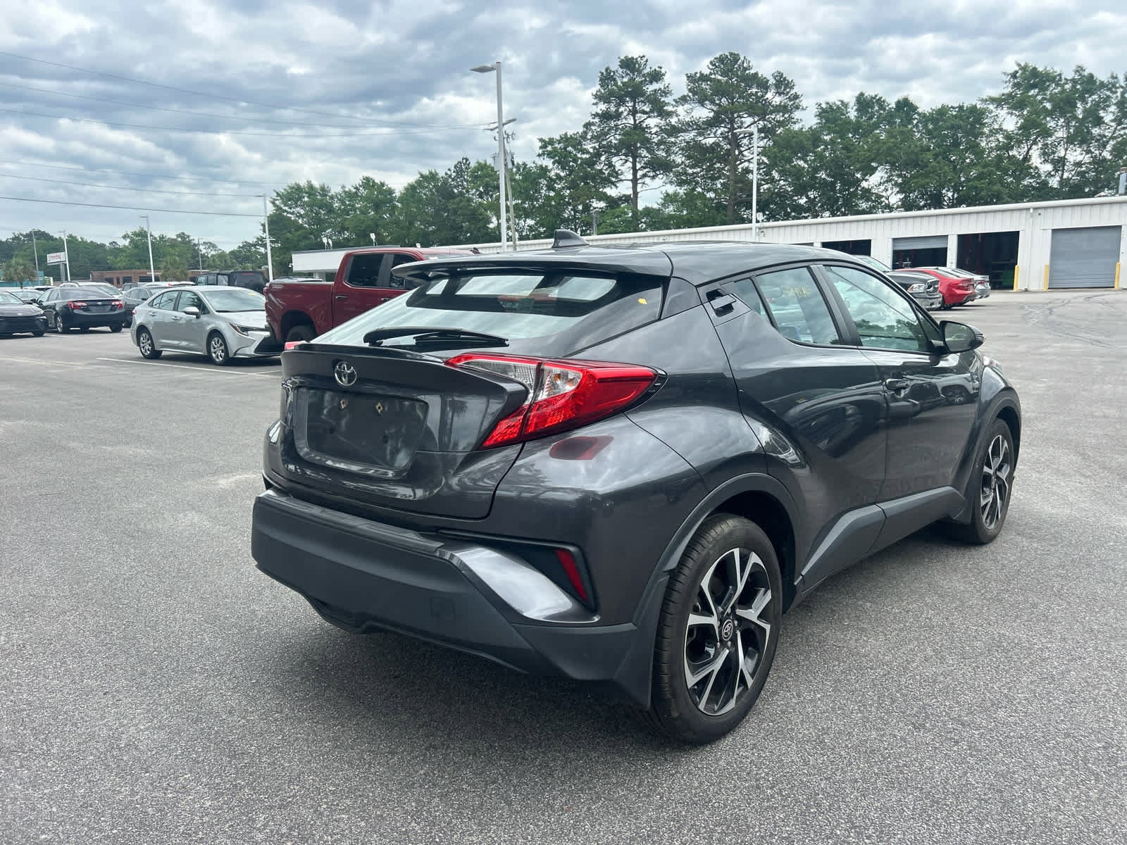 2021 Toyota C-HR XLE photo 5