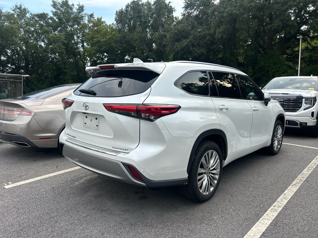 Used 2023 Toyota Highlander Platinum SUV