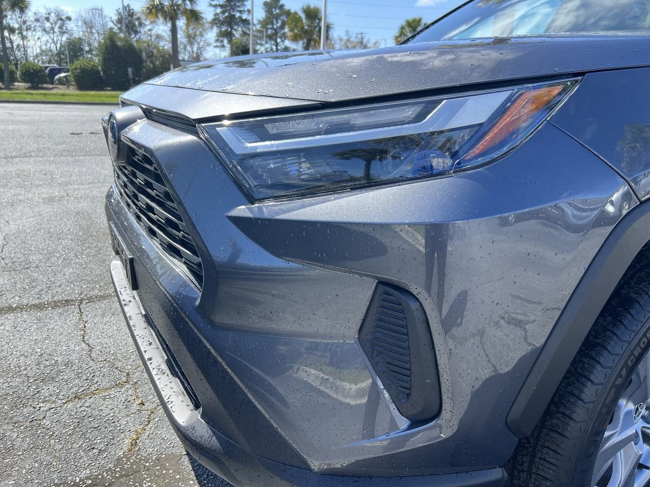 2022 Toyota RAV4 Hybrid XLE photo 5