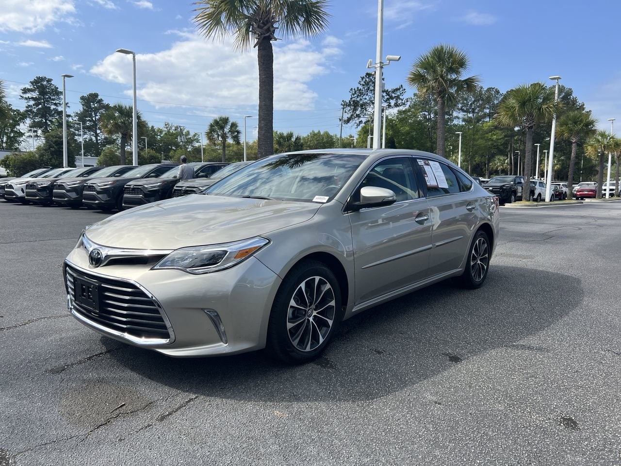 2017 Toyota Avalon XLE Premium photo 4