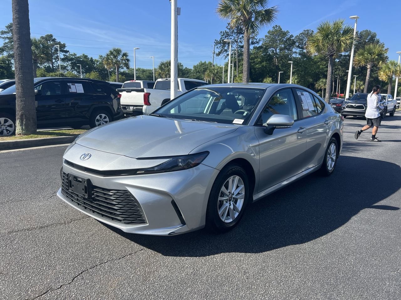 2025 Toyota Camry LE photo 4