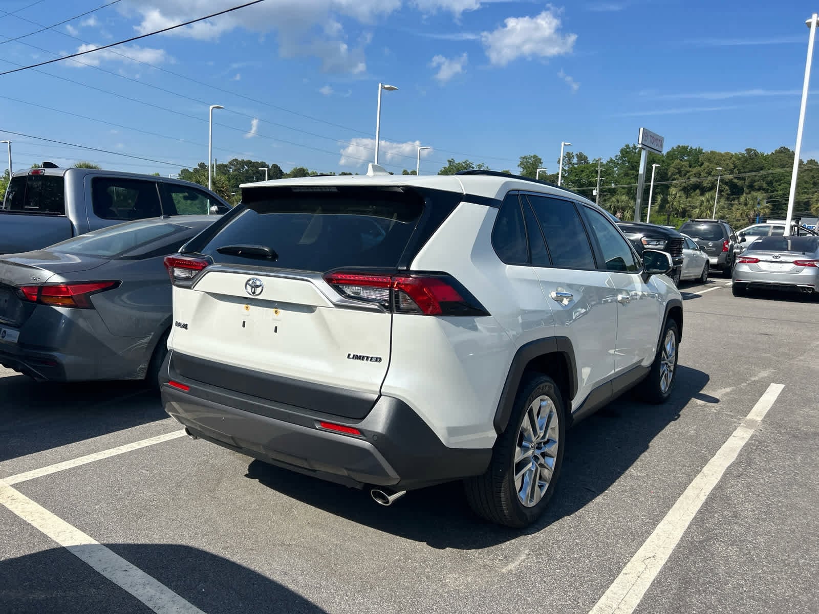 2021 Toyota RAV4 Limited photo 3