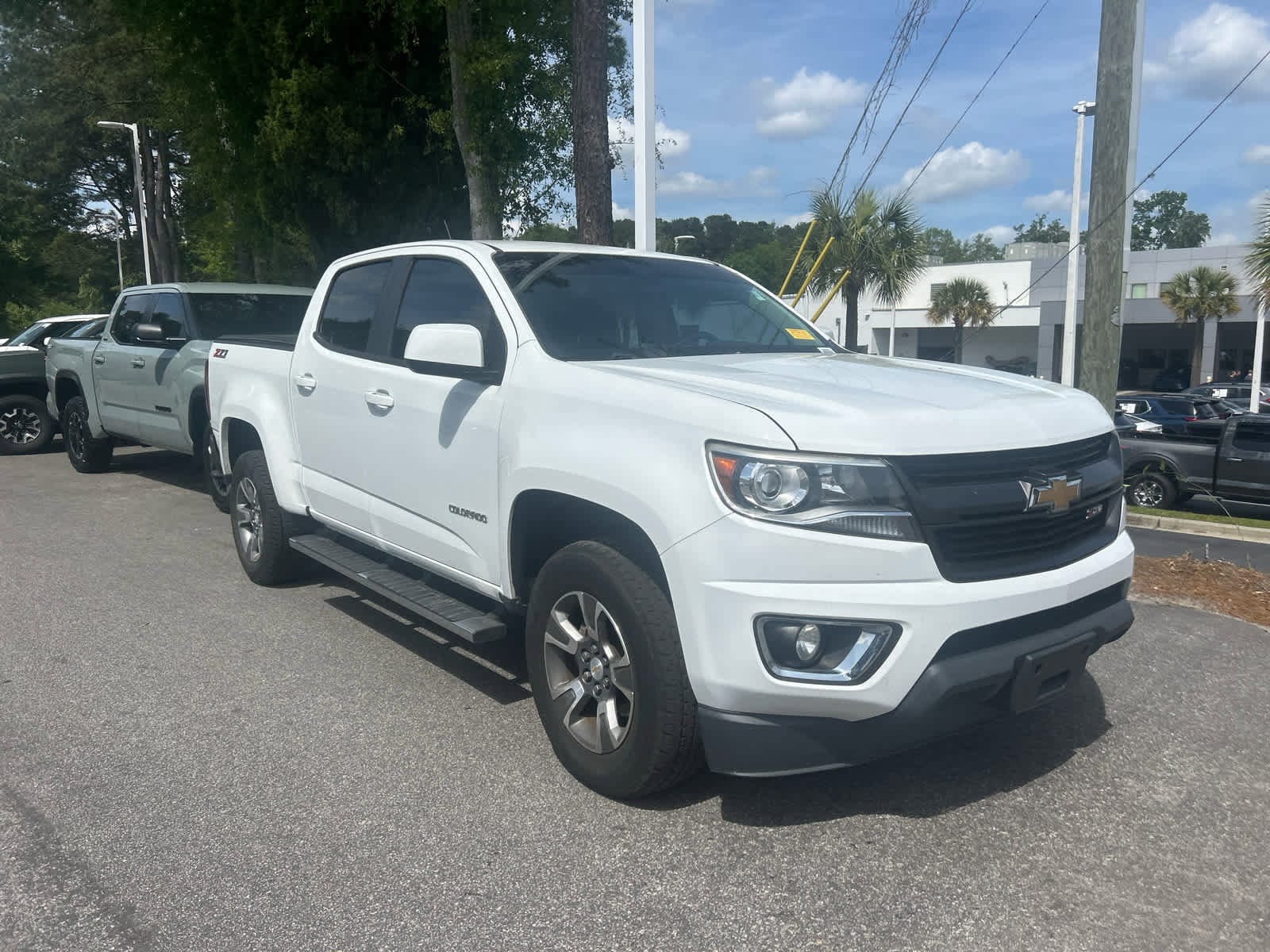 2015 Chevrolet Colorado 4WD Z71 photo 2