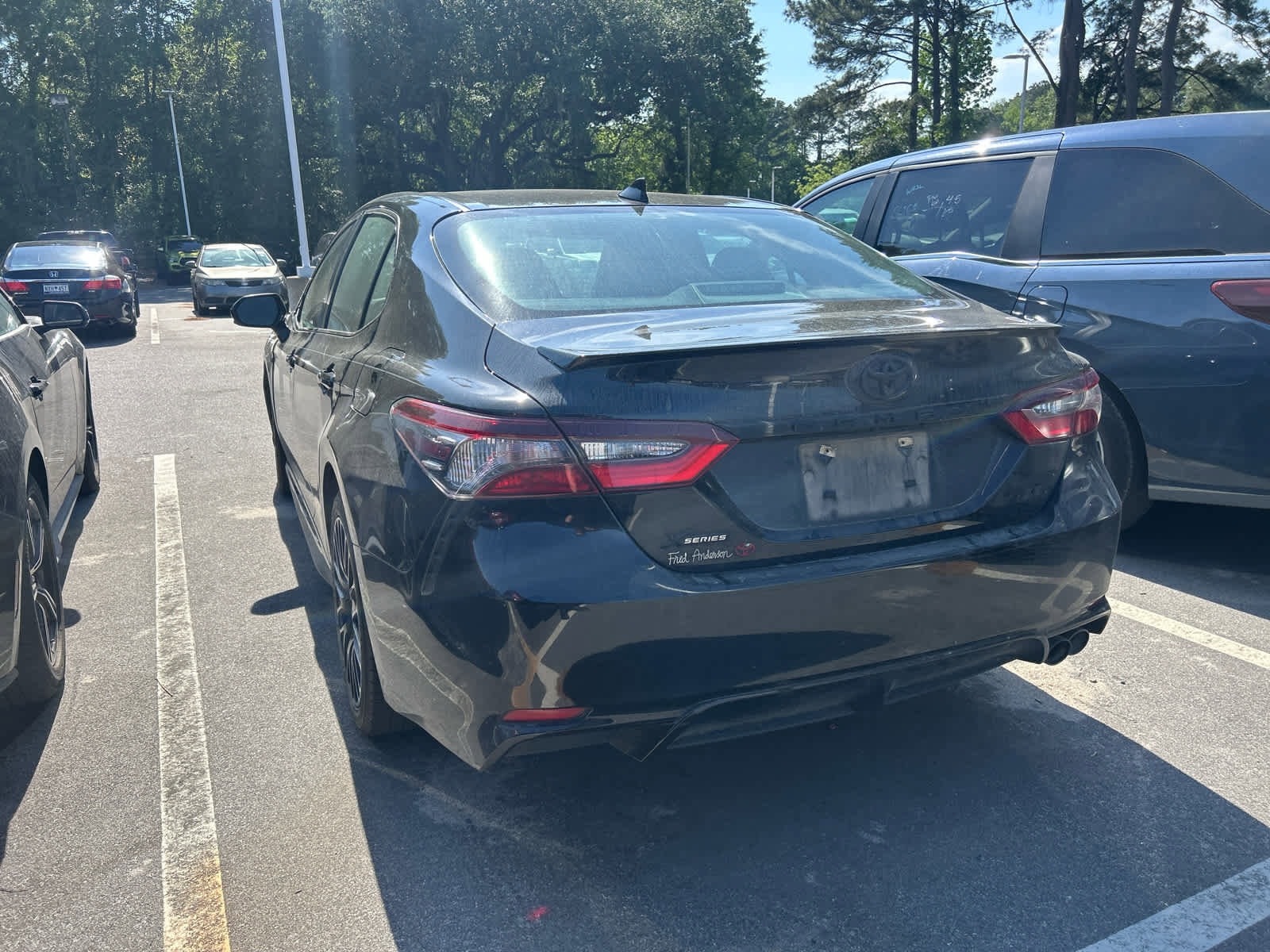 2022 Toyota Camry SE photo 2