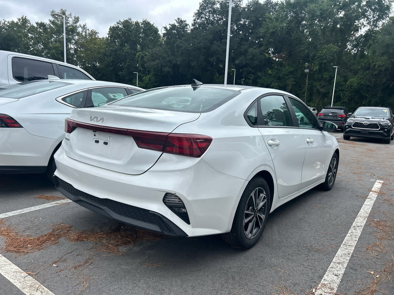 2024 Kia Forte LXS photo 3